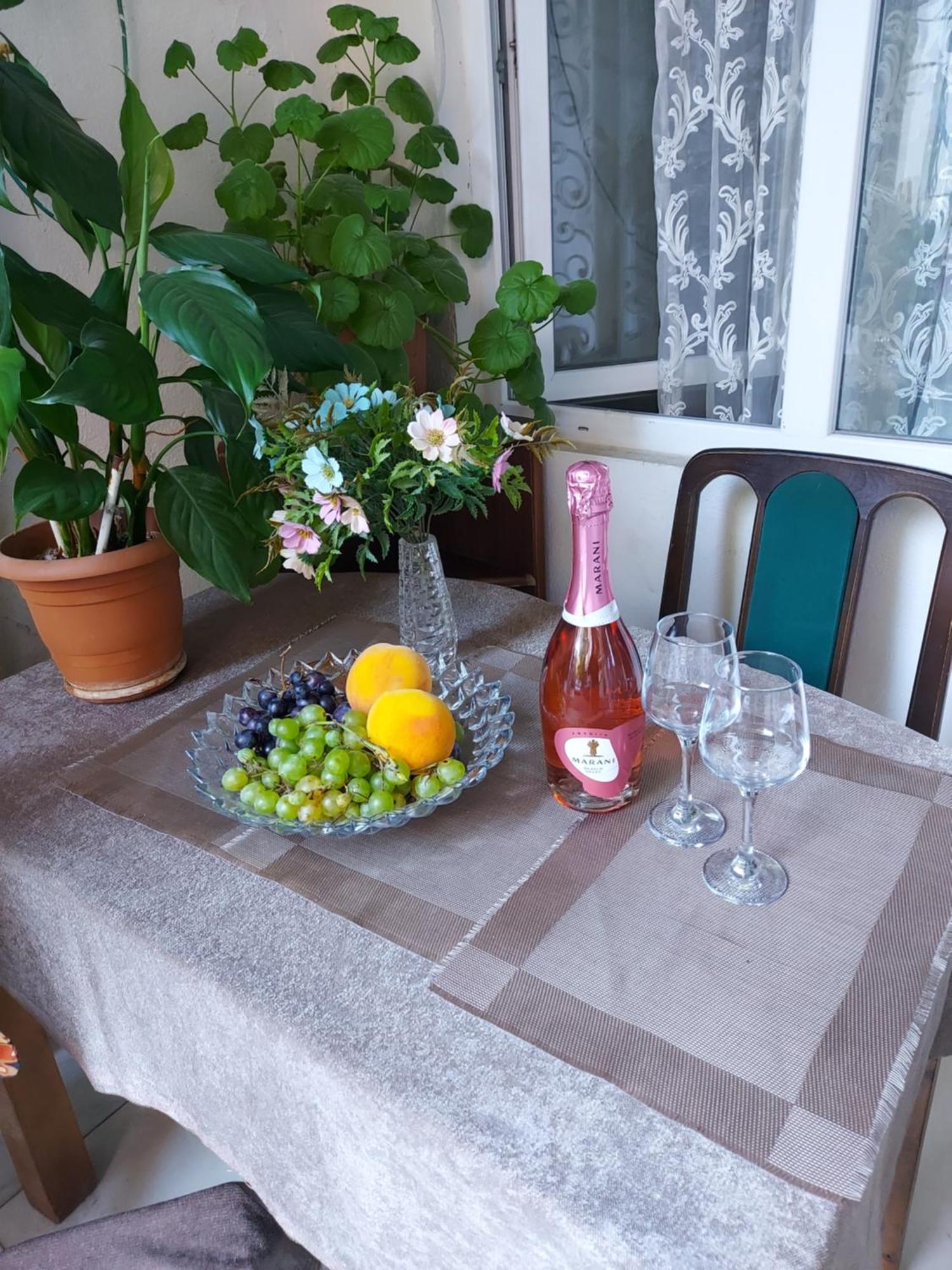 Luka Apartment Tbilisi Bagian luar foto